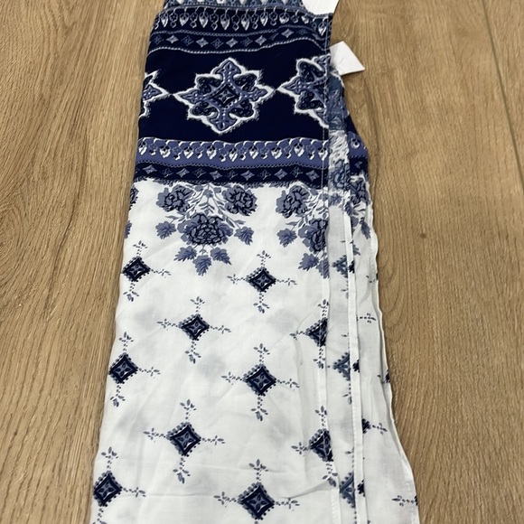 Scarf - Picture 3 of 3